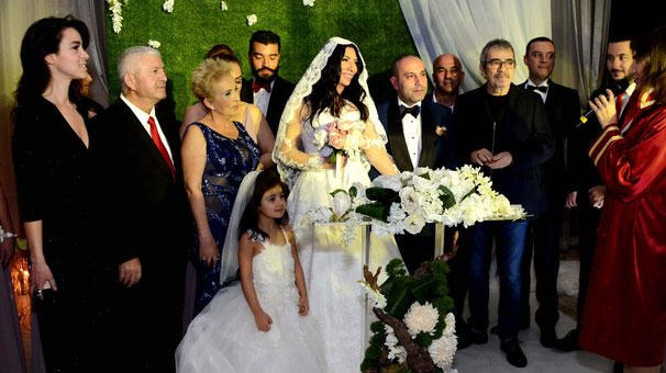 Düğününüzde şahit olarak belirlediğiniz arkadaşınız düğüne gelmezse ne yapardınız?