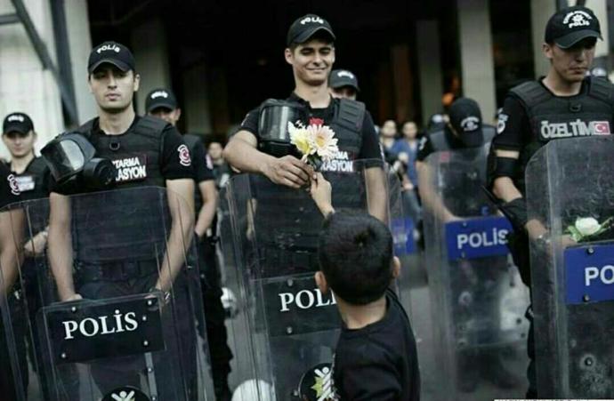 Sizce polislik parası için yapılan meslekmi ??