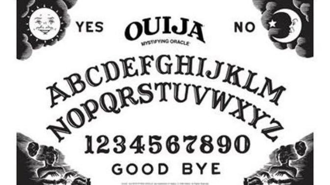 Ouija tahtası ve tarot kartları?