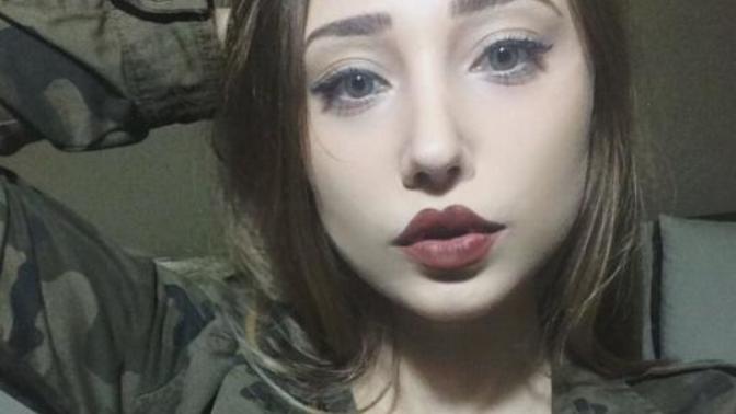 Bu kız çok abartılmıyor mu?