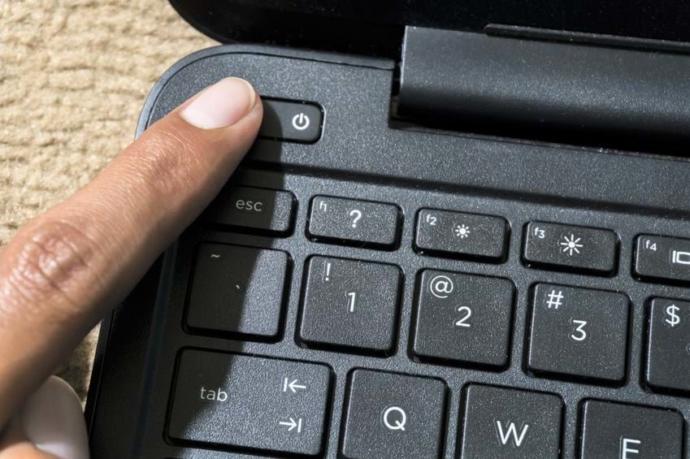Laptop tuşları nasıl temizlenir?