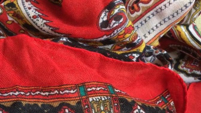Arkadaşlar bu şal mı tülbent mi fular mı?