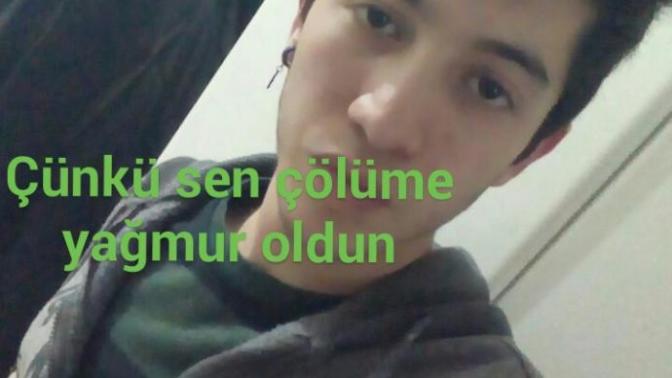 Küpe takan erkek sizce?
