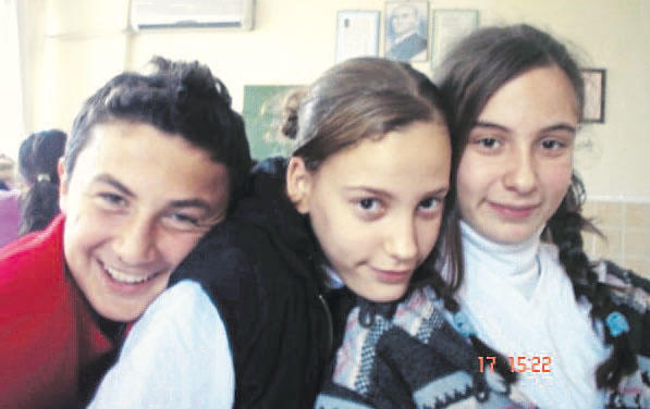 Serenay Sarıkaya'nın lisedeki hali nasıl ?