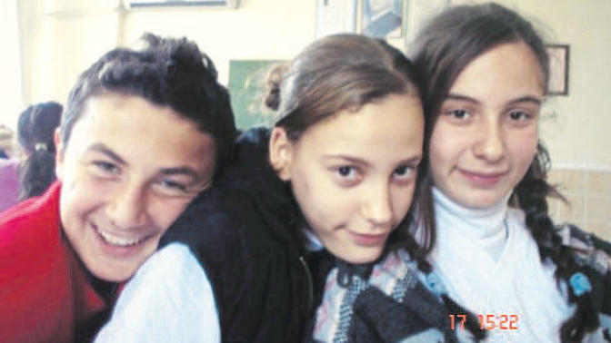 Serenay Sarıkaya'nın lisedeki hali nasıl?