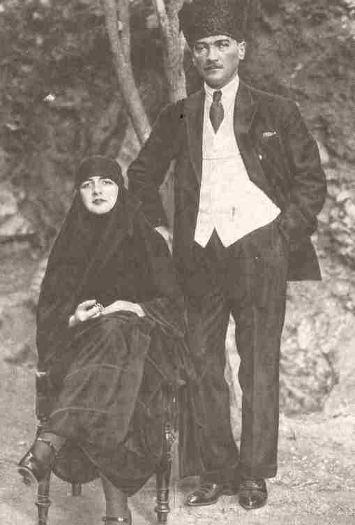 Kadınlar neden Atatürk'ü sevmez ? 