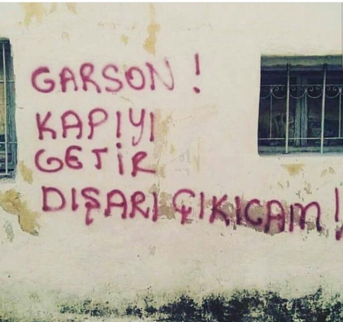 Kızlar, Bildiginiz ve gördüğünüz en iyi anlamlı duvar yazıları nelerdir şiirsokakta kufursokakta olabilir?
