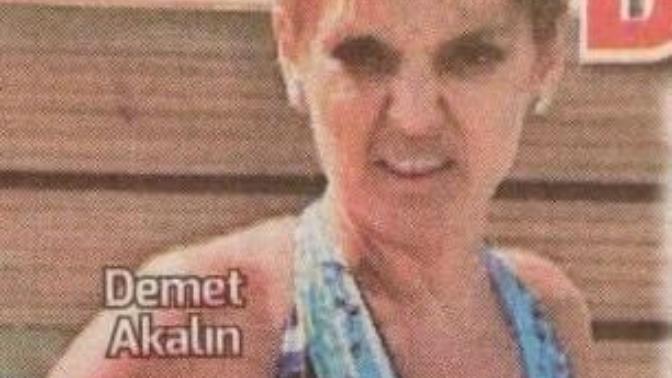 Türkiye'nin en güzel kadını açık ara Demet Akalın değil mi?