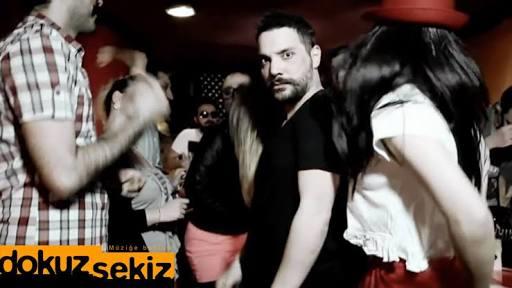 Bu adami taniyan  var mı  sarkici kendisi 'Oğuzhan Uğur'😊😍😍😍😘 ?