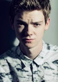 Dylan O' Brien mi? Thomas Brodie-Sangster mi?