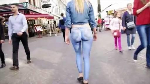 Pantolonsuz gezen kızlar ;) ?