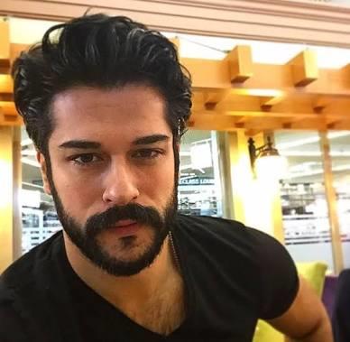 Hangi ünlü daha yakışıklı ? 