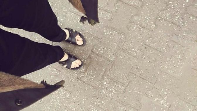 Terlikle bakkala çıkmak çok mu abes?