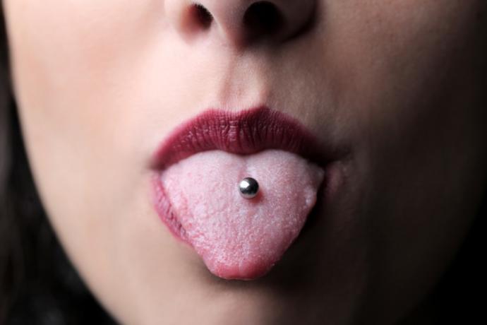 Sizce dil piercingi mi dudak altı piercingi mi?