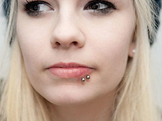 Sizce dil piercingi mi dudak altı piercingi mi?