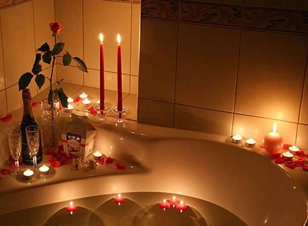 Erkekler, Eşinizin Size Romantik Sürprizler Yapması Hoşunuza Gider Miydi?