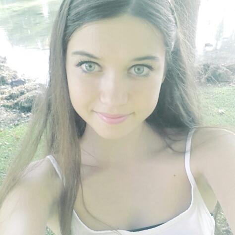 Sizce afra saraçoğlu güzel mi? 