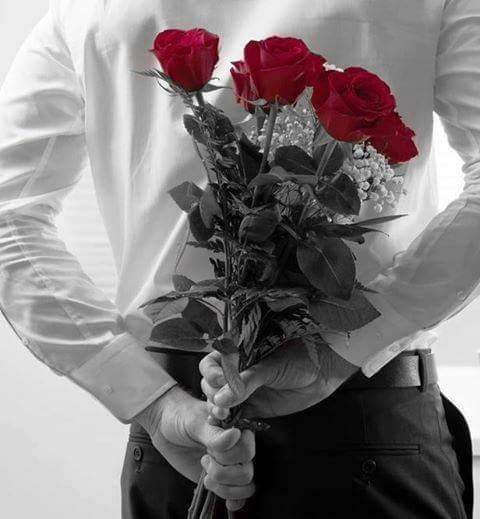 Beyler, neden hâlâ bir bayana çiçek almadınız🌹?