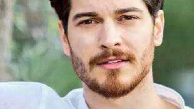 Burak Özçivit mi? Çağatay Ulusoy mu?