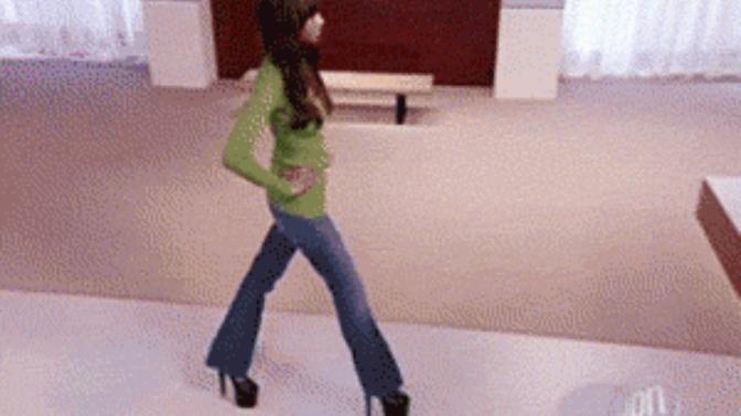 Topuklu ayakkabı ile yürüyemeyen kızlar hakkında düşünceleriniz neler? 👠