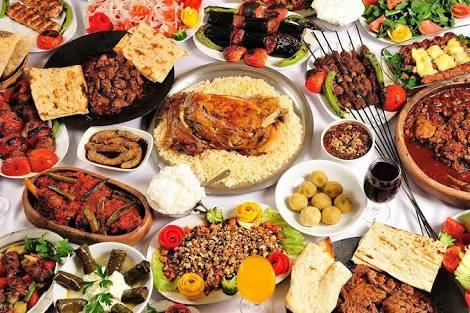 Ey ahali evde tek kaldım ve ne yemek yapsam kararsız kaldım 😊 Yemek adı ve varsa tarifini gönderir misiniz?