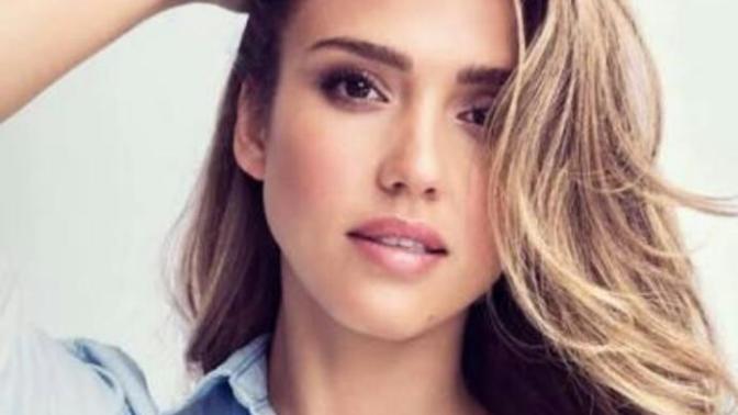 Jessica Alba mı? Scarlett Johansson mu?