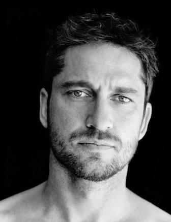 Gerard Butler sizce yakışıklı mı, beğeniyor musunuz?