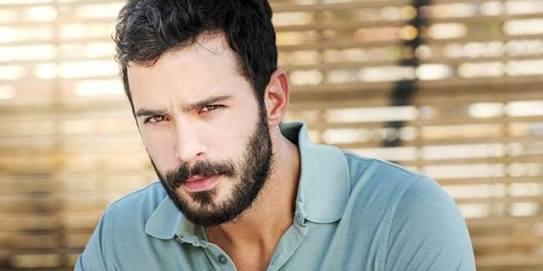Dolgun suratli erkek mi ince yüz hattına sahip erkek mi daha seksi ve çekici?