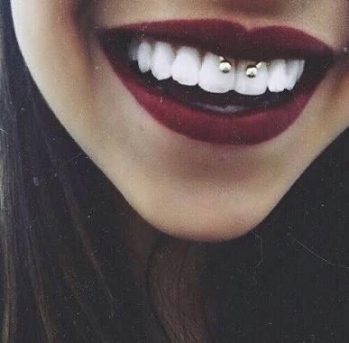 Sizce septum mu smiley piercing mi daha güzel?