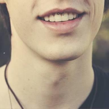 Sizce septum mu smiley piercing mi daha güzel?