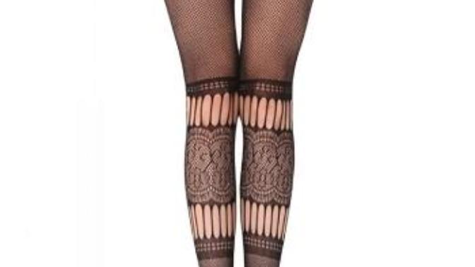 Avrupa sahillerinde çok moda olan plajda bikini altına ince külotlu çorap giyme konusunda ne düşünüyorsunuz?