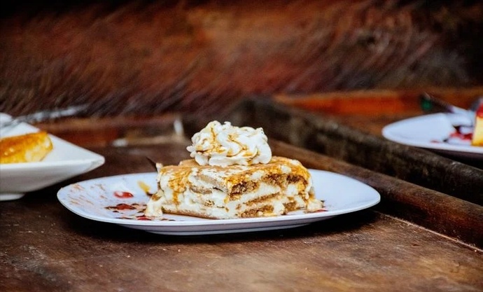 Mantar yemeğinin yanına ne gider? Tiramisu... 