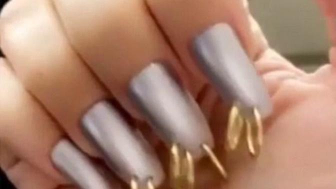 Kim Kardashian'ın başlattığı halkalı tırnak modasını nasıl buldunuz?