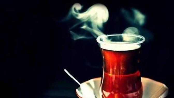 Sevmek çaydır sevilmek şeker bizim gibi garipler çayı şekersiz içer?