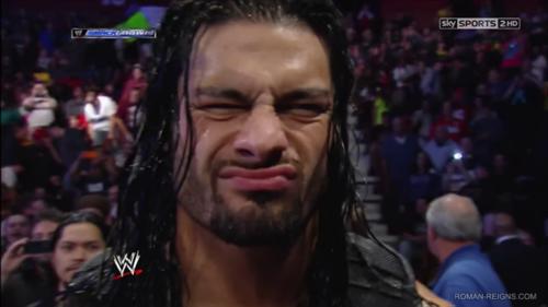 Sizce bu adam (Roman Reigns) Yakışıklı mı?