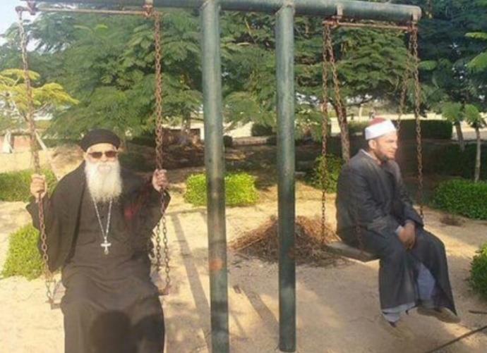 Sizce dinler kardeş midir? 