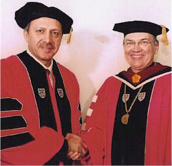 İlker Başbuğ'un Ağlama Duvarı Resmi hakkında ne düşünüyorsunuz?