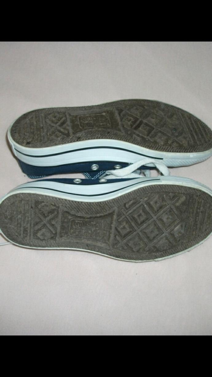 Bu converse orjinal mi, anlayan birileri var mi?