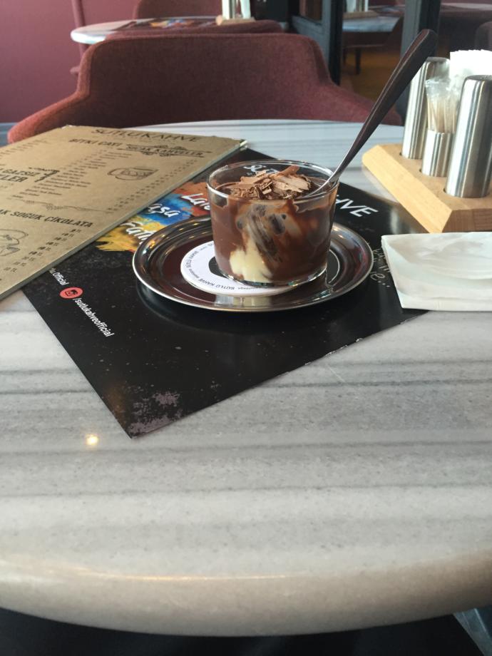 Cafeye tek başına gitmek nasıldır?(resim)?