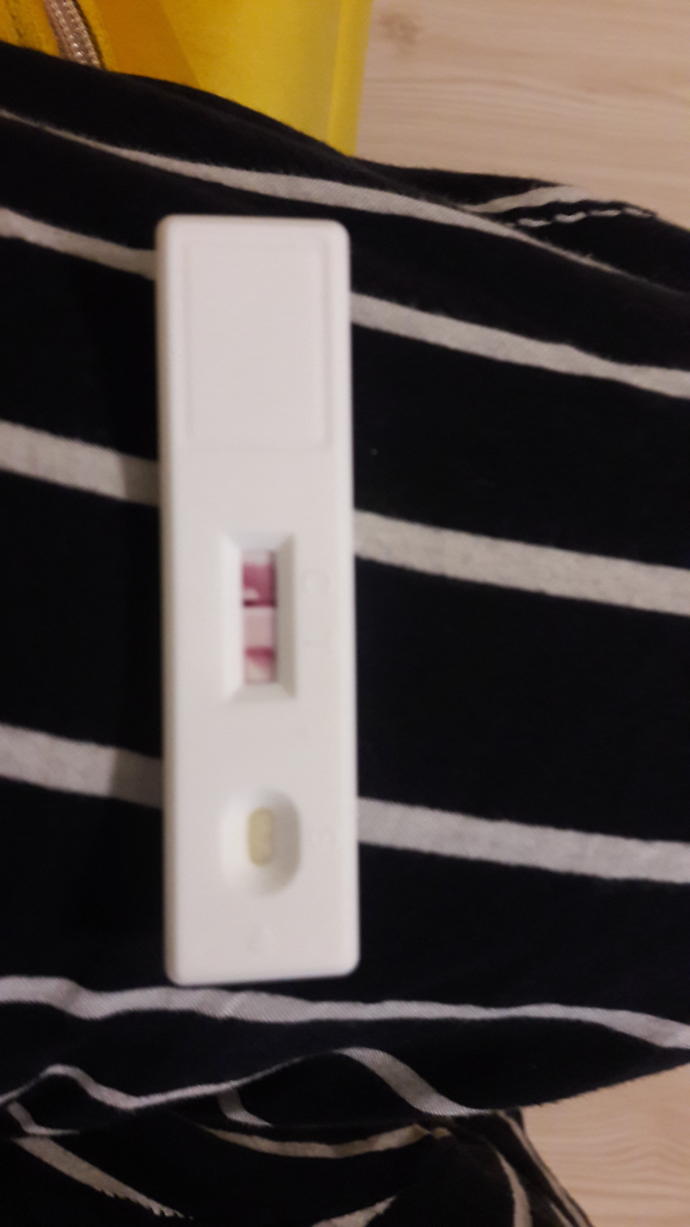 Test ilk tek cizgiydi bir saat sonra cift cizgi cikti kizlar sizce?