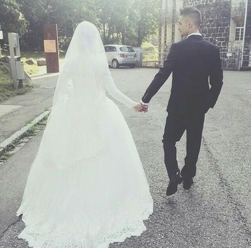 Di̇ndar bi̇ kız ister misiniz?