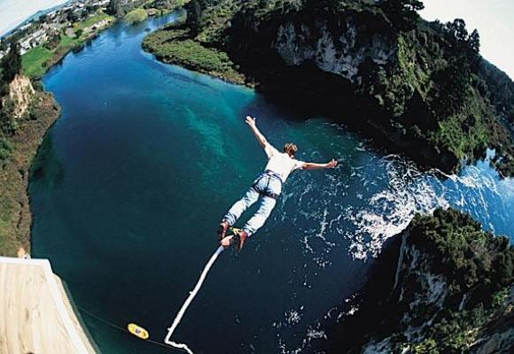 Bungee jumping mi parasütle atlama mi😒😒?
