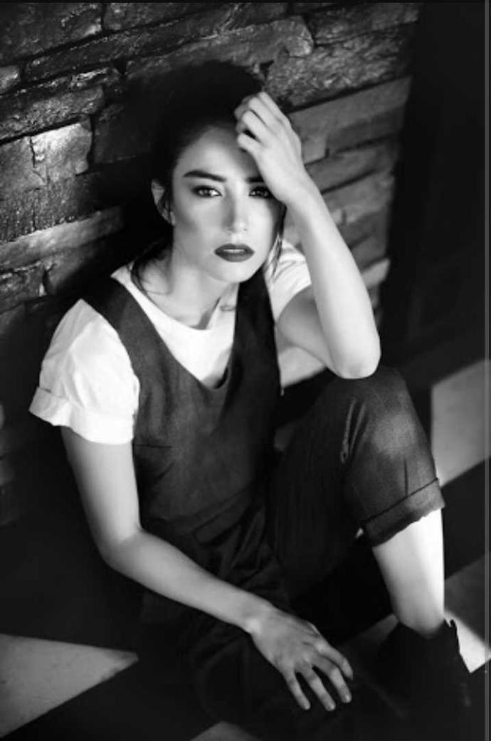 Özge Gürel mi Selin Şekerci mi??