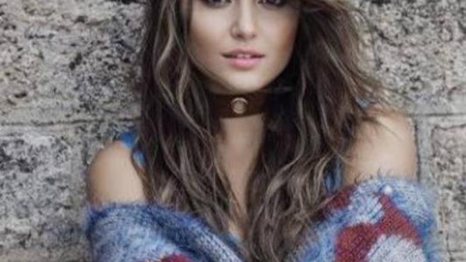 Hande ercel mi? Ayca aysin turan mi? Daha guzel?