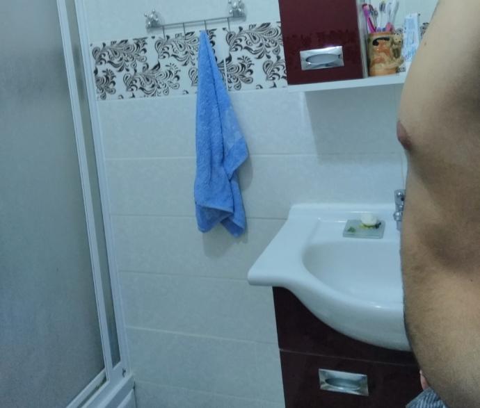 Jinekomasti değilim ancak Göğüslerim bir tuhaf?(Resimli)?