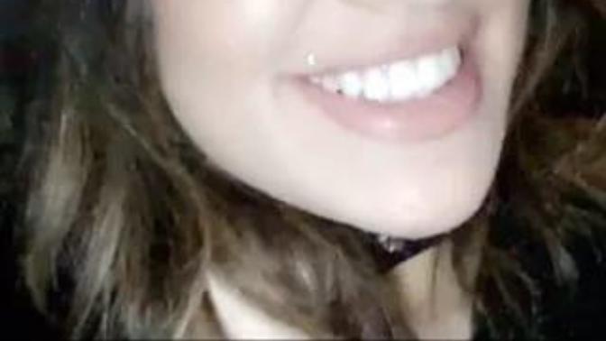 Kızlarda dudak üstü piercing?