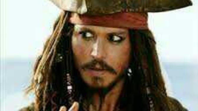 Kaptan Jack Sparrow'un hal ve hareketleri çok tatlı değil mi?