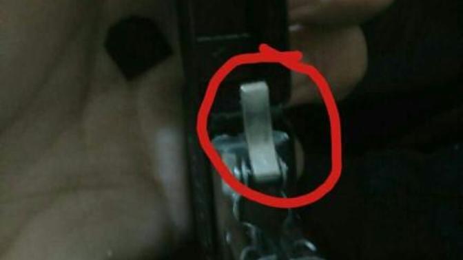 Zipponun (çakma) kapağındaki küçük yer kırıldı tamir ederler mi?