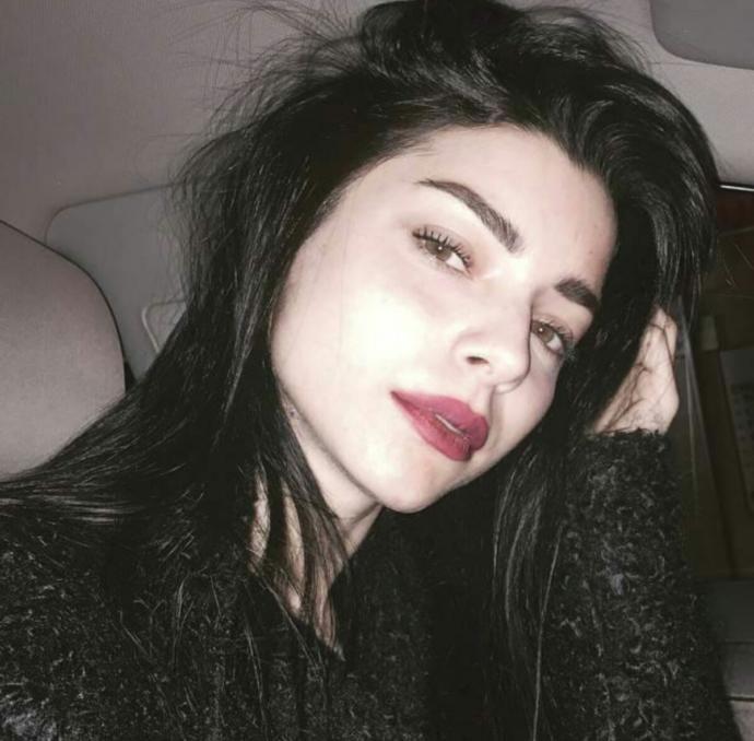 Merve Boluğur 😍 mu Leyla Lydia Tuğutlu 😘 mu ?