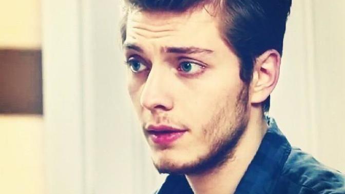 Sizce Burak Tozkoparan Yakışıklı Mı Arkadaşlar?